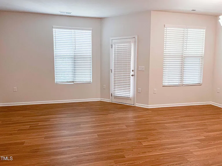 6027 Beale Loop — Photo 6