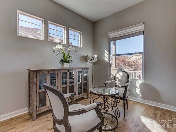 3rd image of 1075 Harbor Town Cir