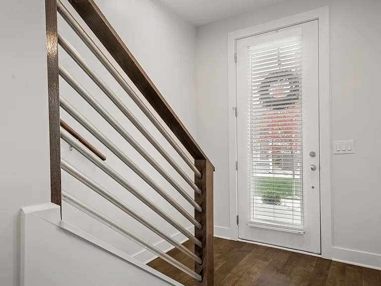 700 James Ave #19 — Photo 4