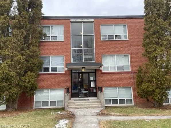 37 Mericourt Rd #211, Hamilton, ON L8S 2N5