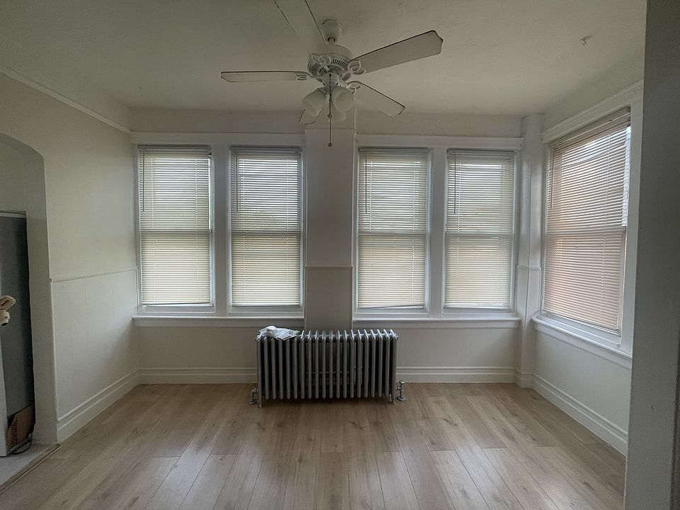 Living Room bonus room