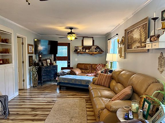 5th image of 836 Campbell Rd