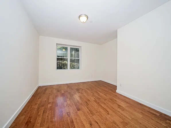 104 Manhattan Avenue image 1 of 14