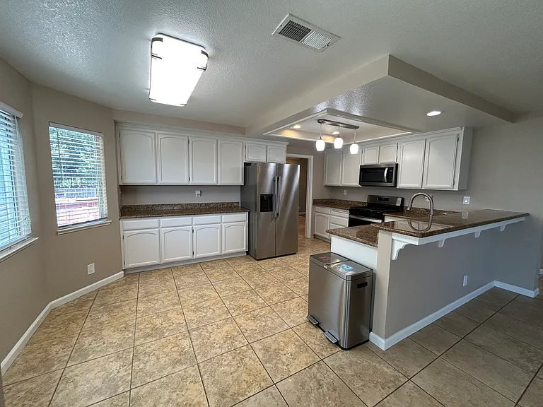 4416 Folsom Dr — Photo 6