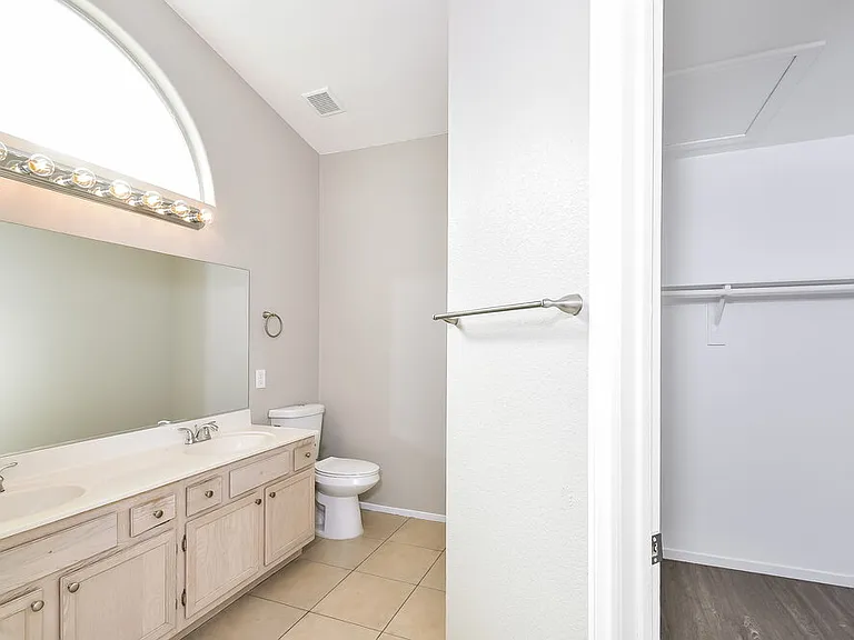 5828 Meadow Dale Dr — Photo 10