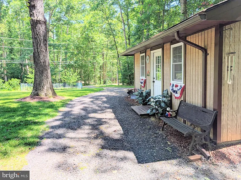 6997 Gilbeth Rd — Photo 37
