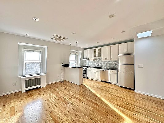 1st image of 2114 29th St
