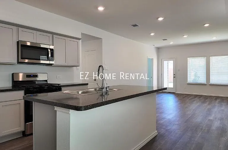 6115 Grove Of Pines St — Photo 2