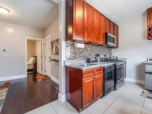 6131 Jefferson St, West New York, NJ 07093
