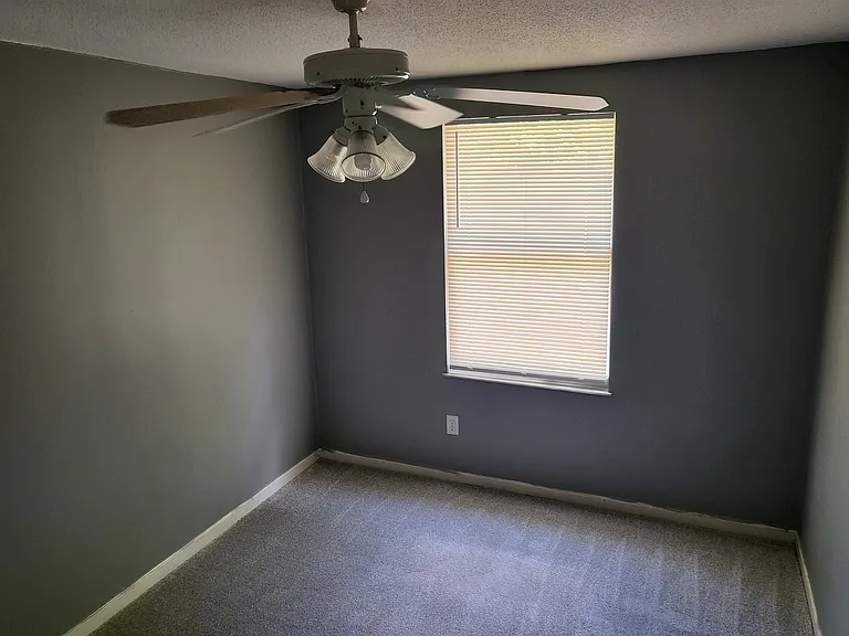 Stephanie Ln — Photo 4