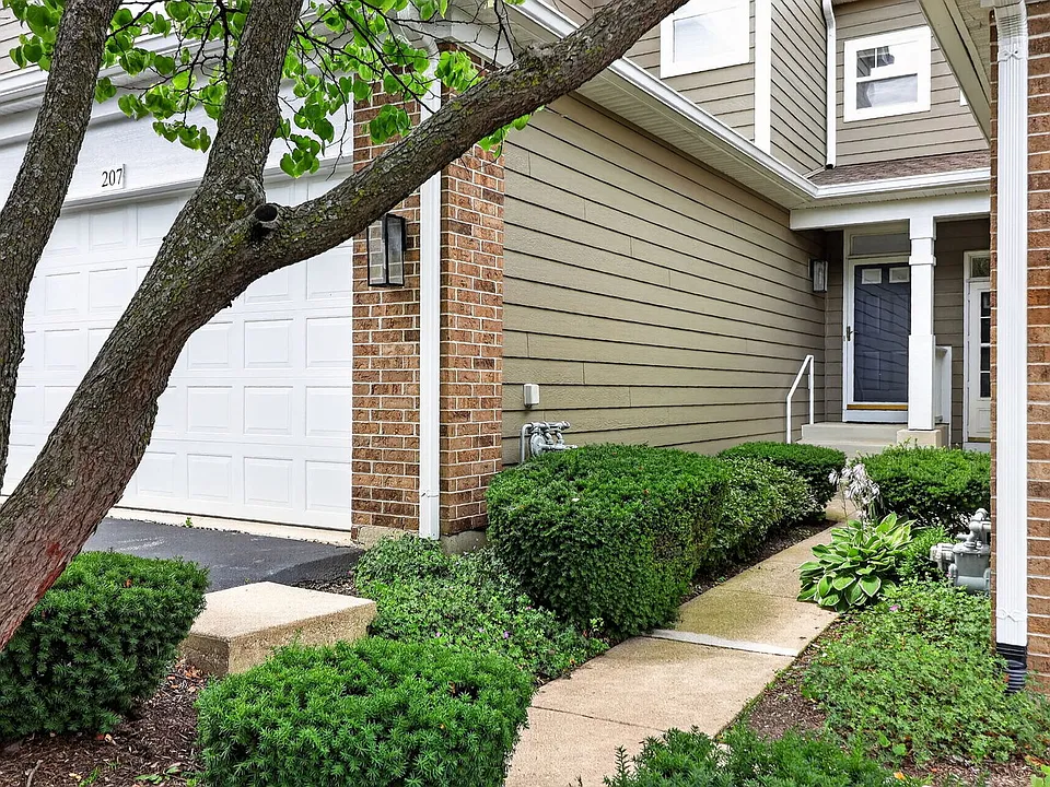 207 Tanglewood Dr