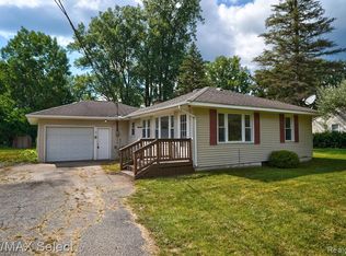 5457 Johnson Rd, Flushing, MI 48433