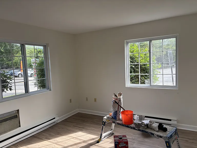 617 W Shore Rd — Photo 8