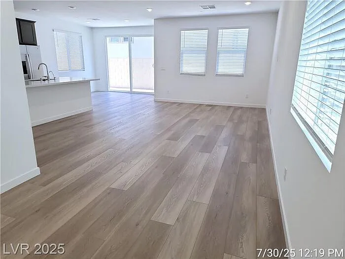 5 bed, 4.0 bath, 2771 sqft, $2,750 — Photo 3