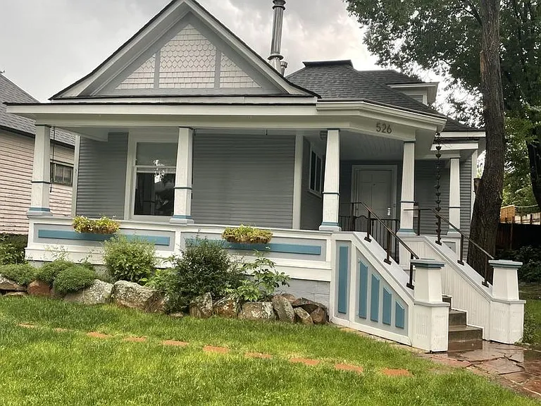 526 E 3rd Ave — Photo 1