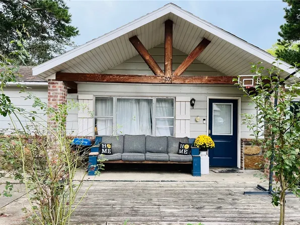 205 Cherry Ln, Huntsville, AR 72740