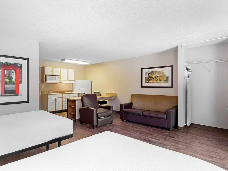 Deluxe Studio - 2 Full Beds