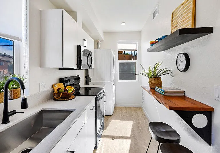 South Park Place — Photo 5