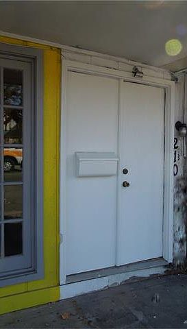 1st image of 210 N Carrollton Ave