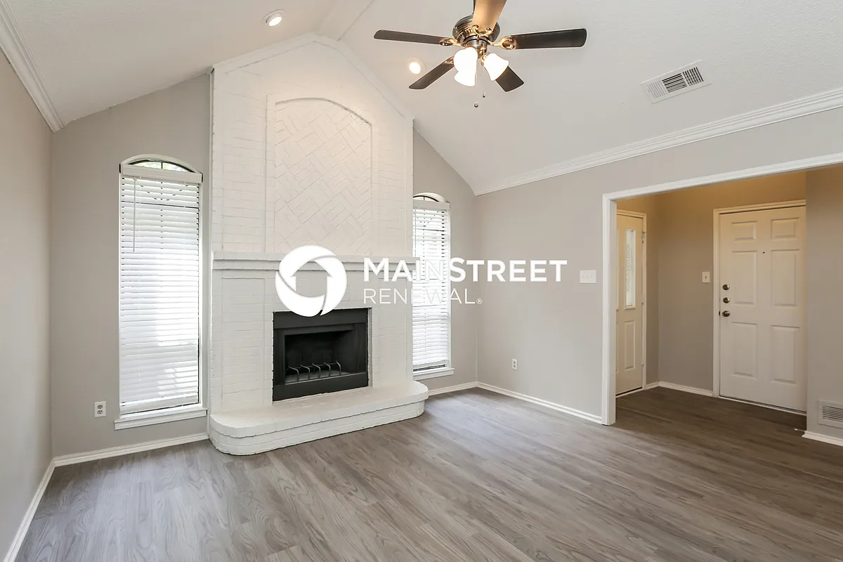 Living Room - 1616 Allen Dr