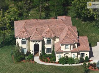 9746 Sunset Cir, Lenexa, KS 66220