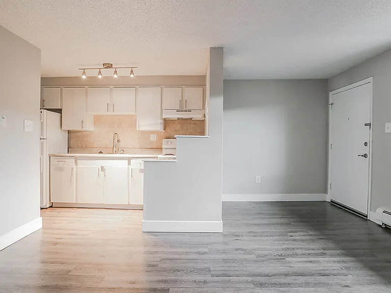 South Washington St Apts — Photo 31