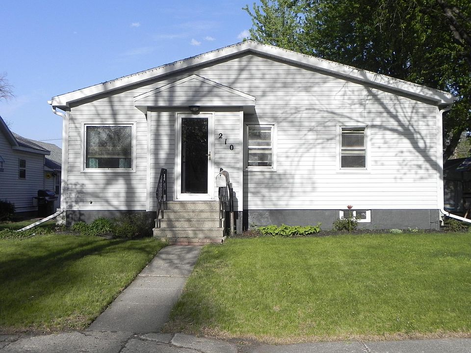 1st image of 210 7th St S