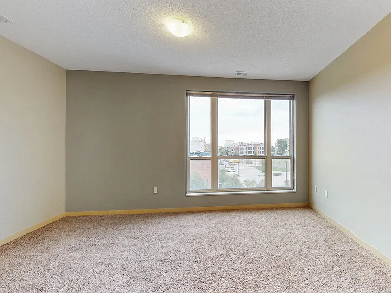 L14 Flats — Photo 87