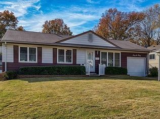 6630 Kingsway Dr, Saint Louis, MO 63123