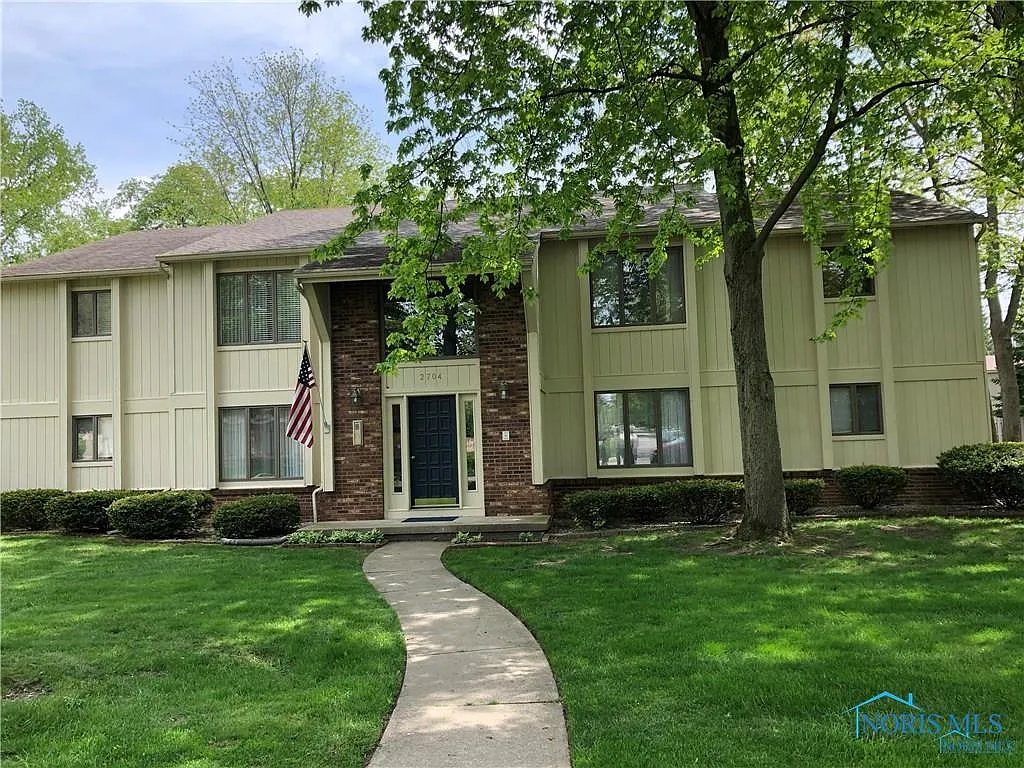 2704 Westcastle Dr Unit 3 photo 1