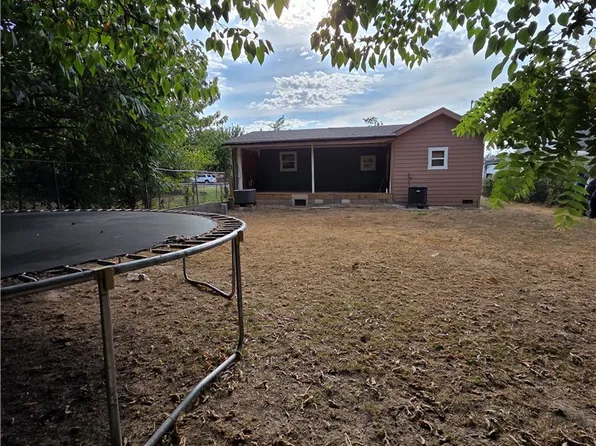 707 S 7th St, Rogers, AR 72756