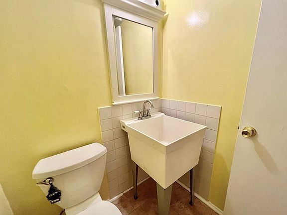 5th image of 3489 Beale Ct