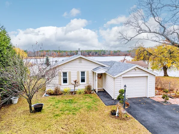 98 Pine Grove St, Springfield, MA 01119