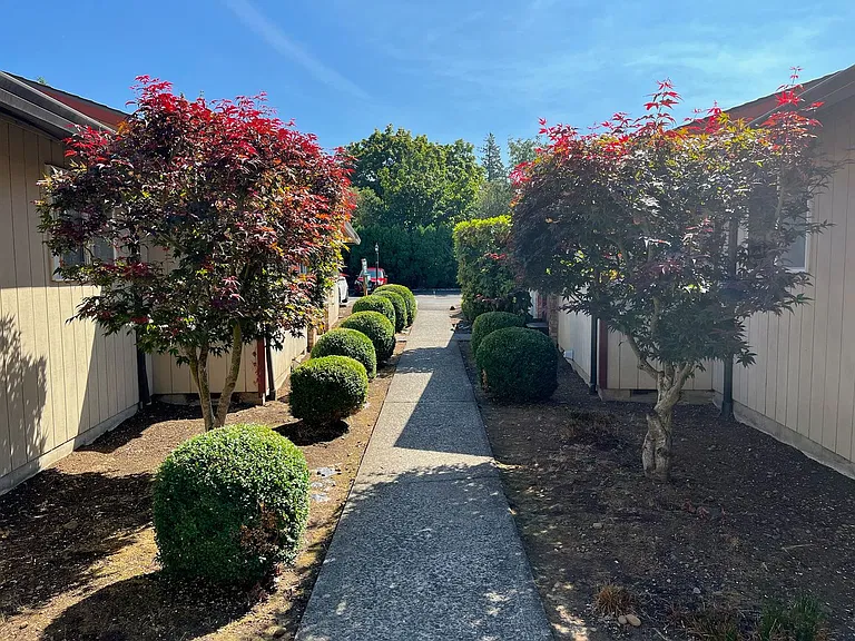 Evergreen Gardens — Photo 21