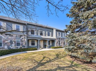 1695 Huntington Park APT D, Rochester Hills, MI 48309