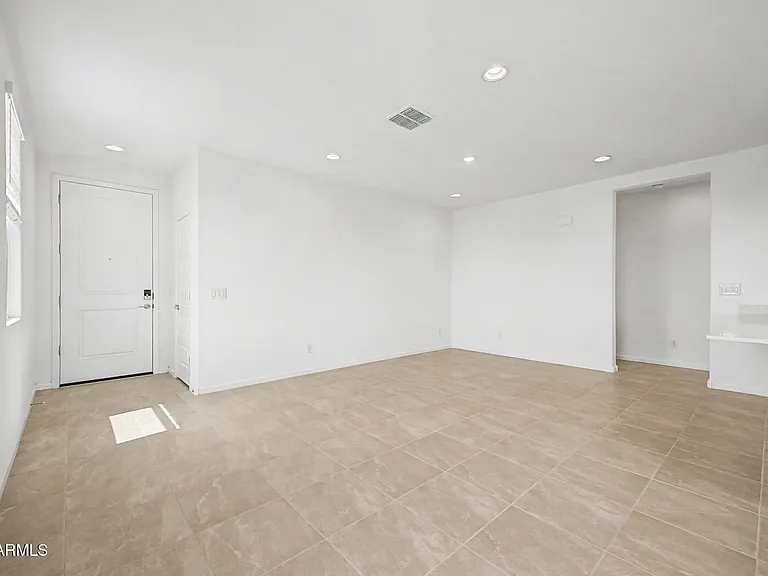 18732 W Maplewood Dr — Photo 4