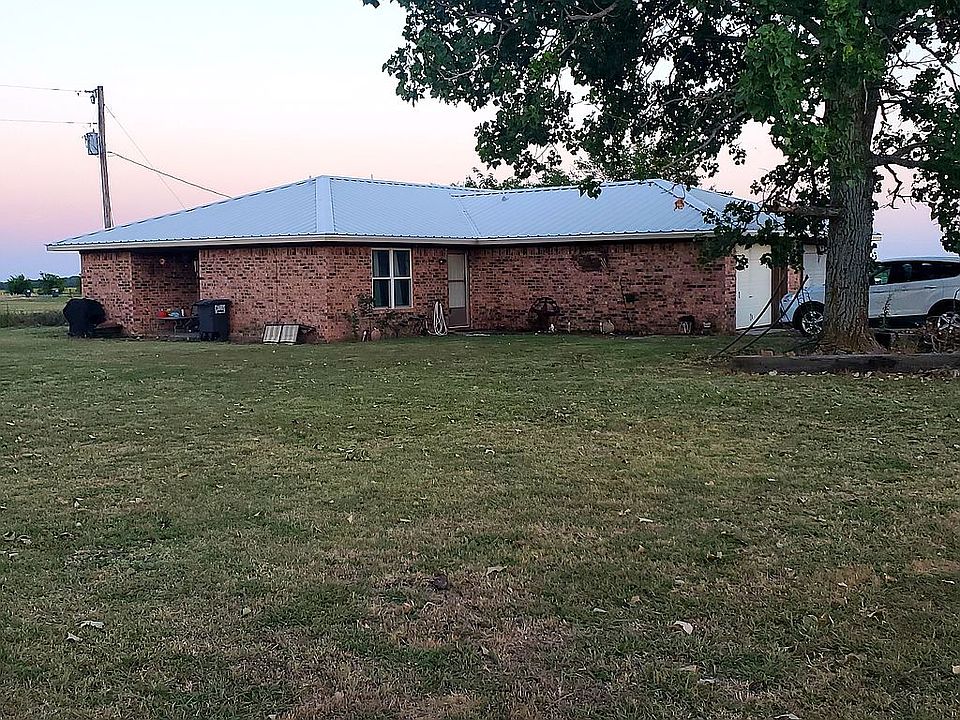 2nd image of 1604B Oak Cir #B