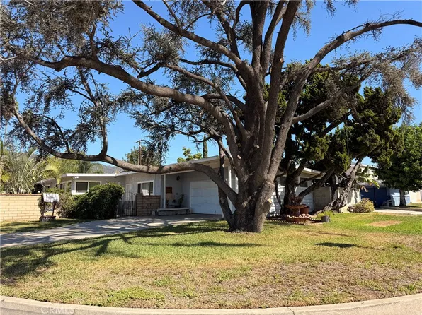 837 W Hollyvale St, Glendora, CA 91740