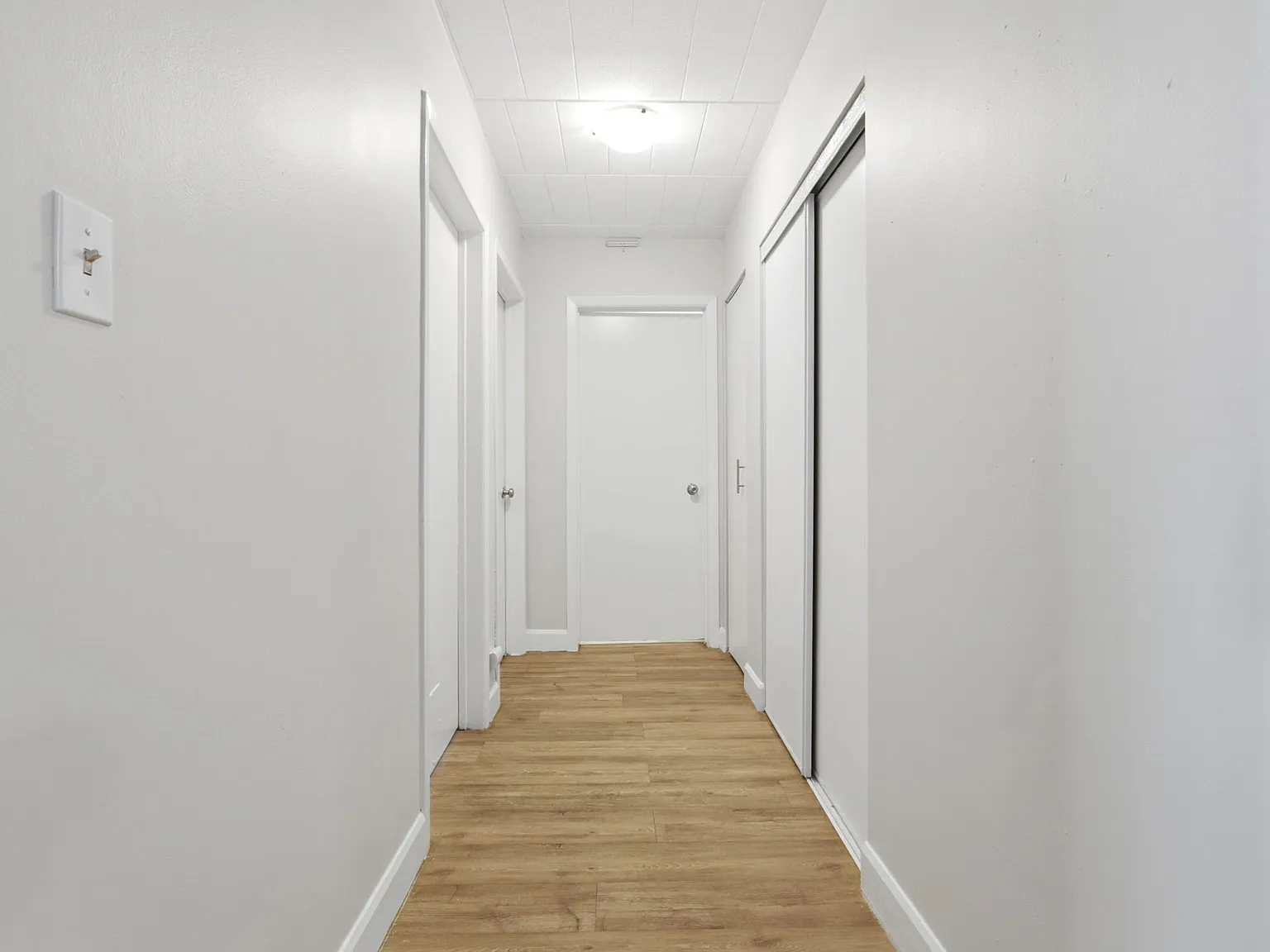 Askin Tower Apartments — Photo 1