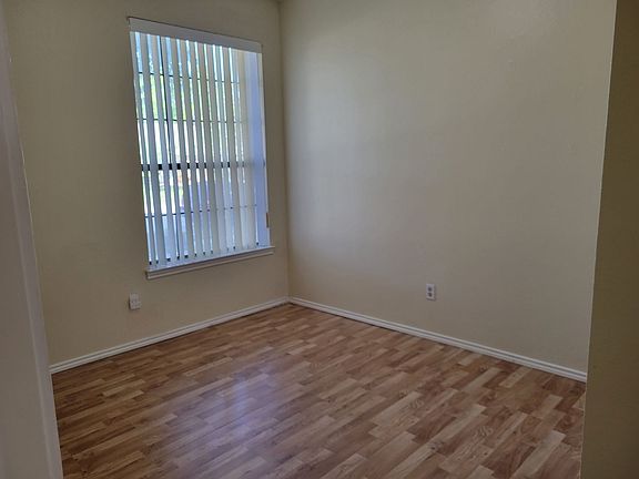 4th image of 2614 Collins Blvd