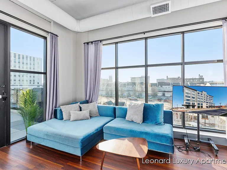 The Leonard Luxury Apartments — Photo 117