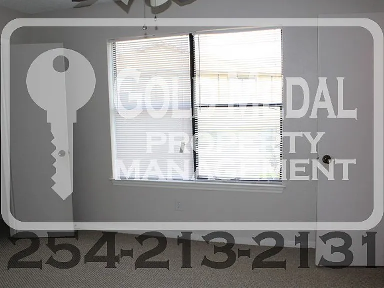 503 Longhorn Cir — Photo 12