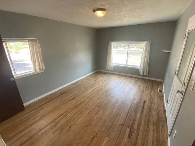 2307 Orchard Ave — Photo 4