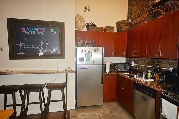 2nd image of 184 Bleecker St
