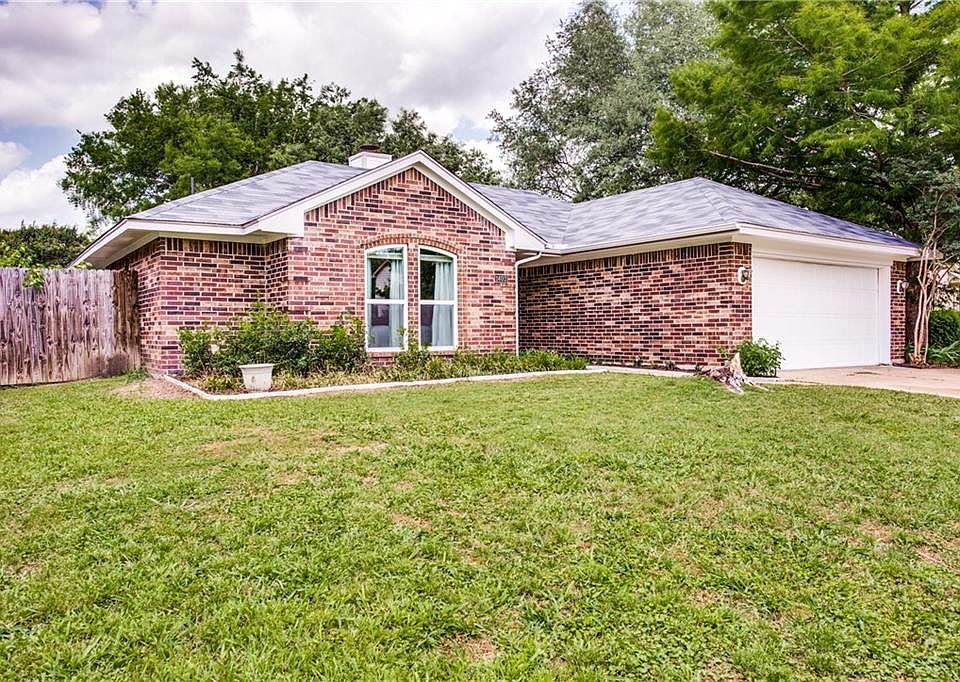 1st image of 1403 Glenwillow Dr
