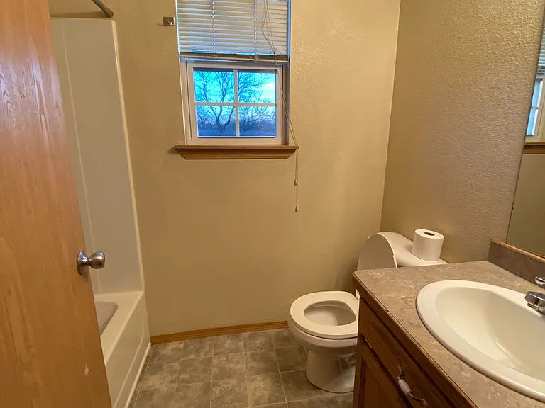 4557 E Zora St #D — Photo 16