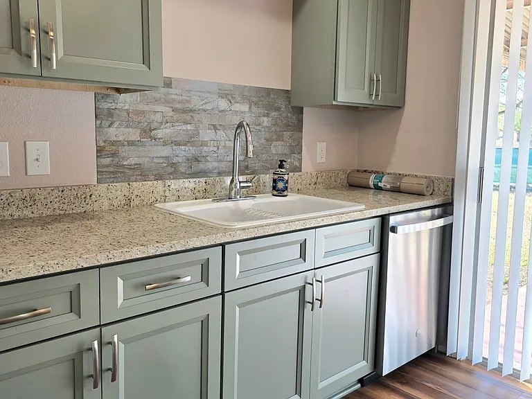 226 Antrim Dr — Photo 12