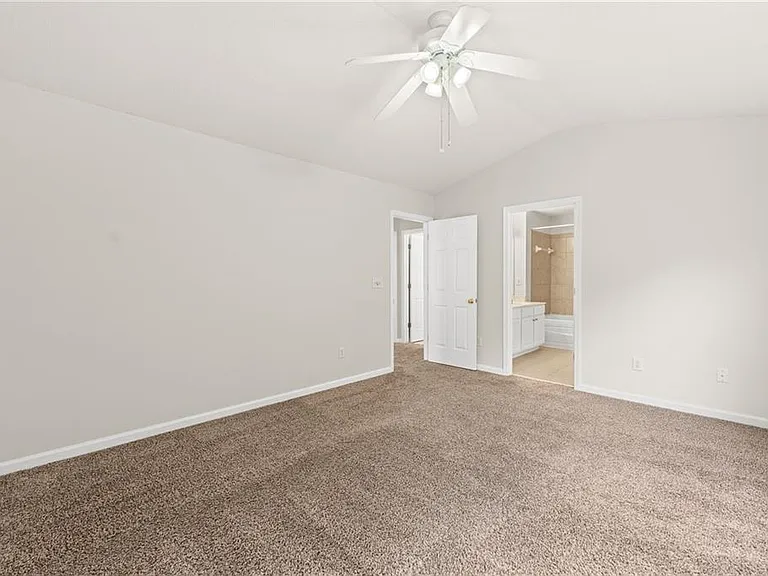2704 Regent Walk Dr — Photo 27
