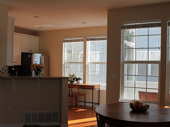 2nd image of 22633 NE 4th Pl