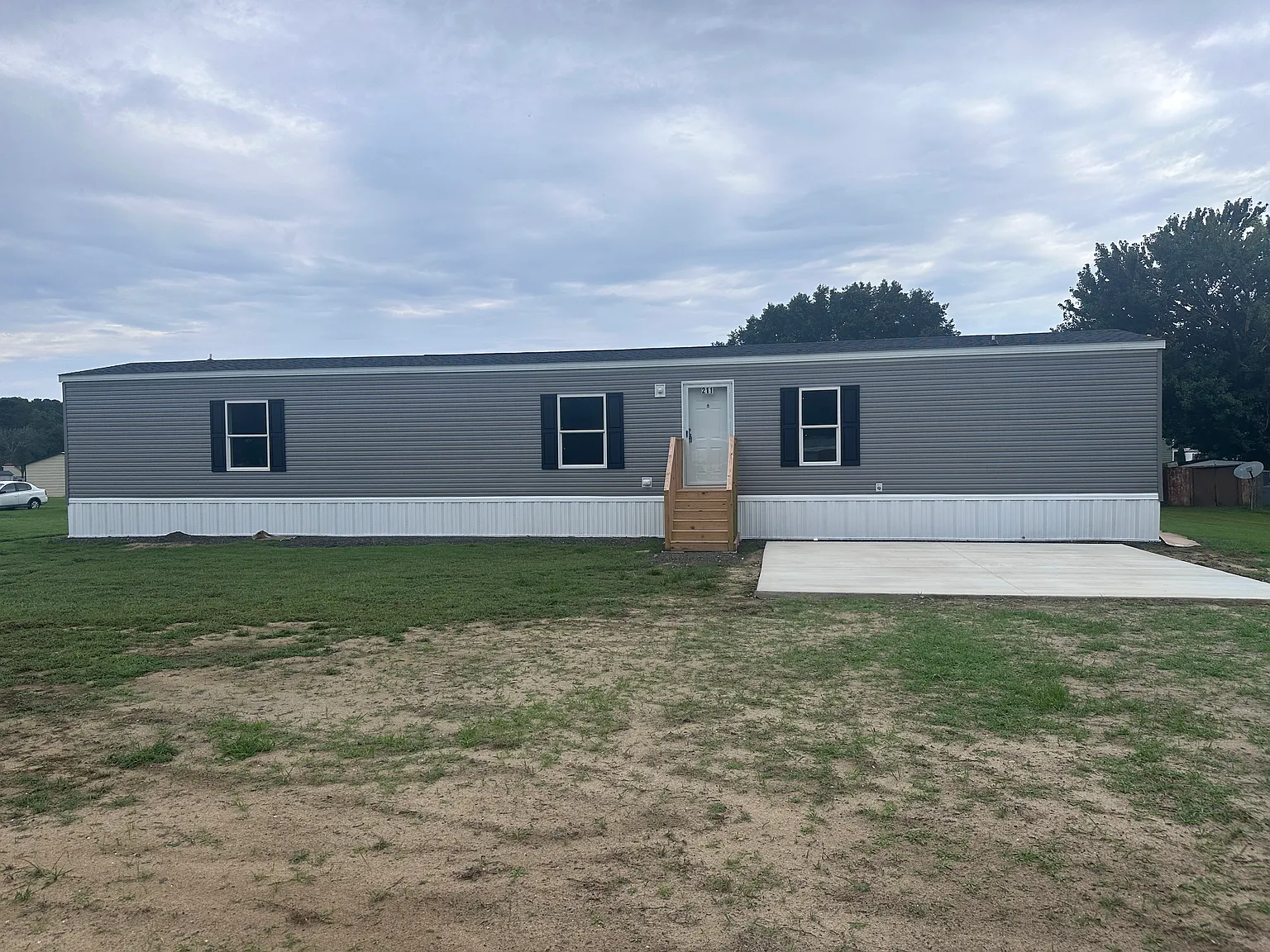 3 bed, 1200 sqft, $1,600 — Photo 1